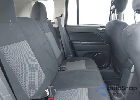 2014 Jeep Compass Sport z USA, uszkodzony, nr VIN 1C4NJDBBXED528850